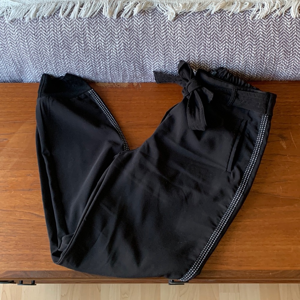 Dynamite Tie front Pants